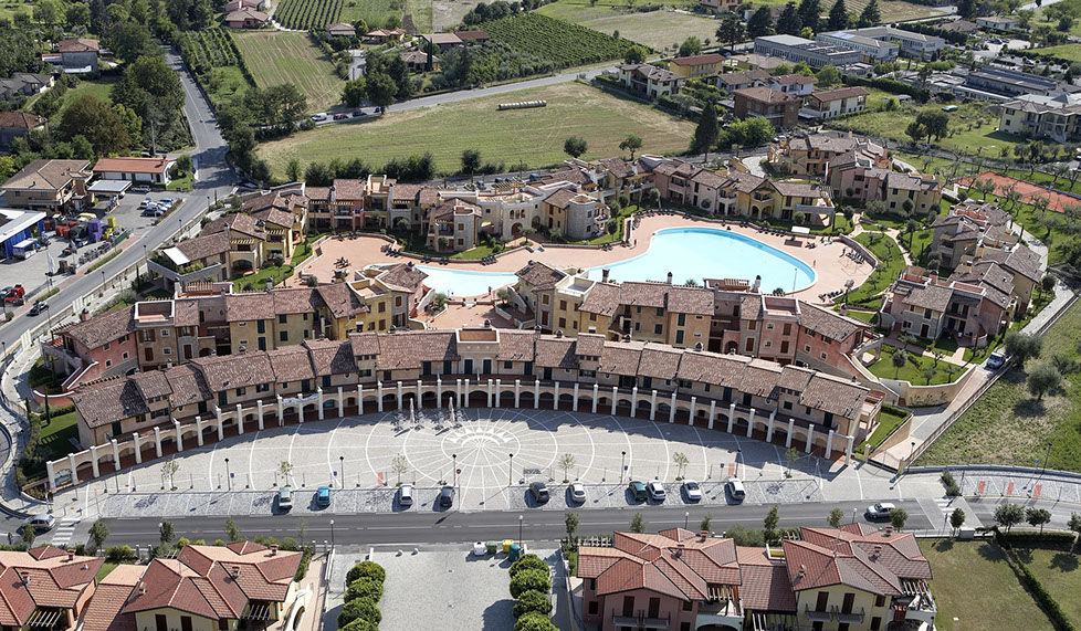 architettura turistico residenziale, lago di Garda