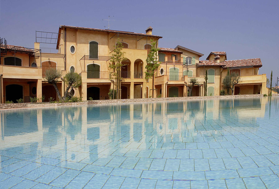 architettura turistico residenziale, lago di Garda