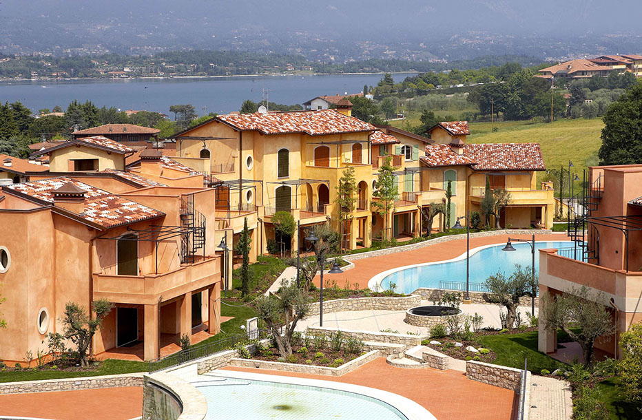 architettura turistico residenziale, lago di Garda