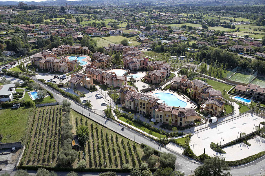 architettura turistico residenziale, lago di Garda