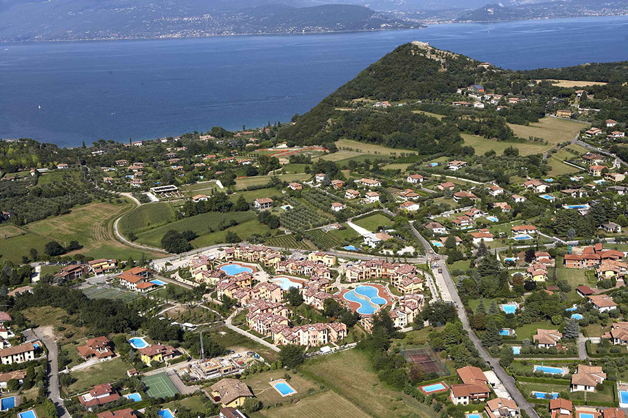 architettura turistico residenziale, lago di Garda
